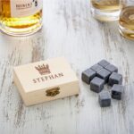 Bild von whiskysteine in edler holzboxjpg | fotogeschenkideende 🎀 Geschenke mit eigenem Foto Motiv o Text