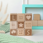 Bild von baby holzwuerfel mit namensgrapng | fotogeschenkideende 🎀 Geschenke mit eigenem Foto Motiv o Text